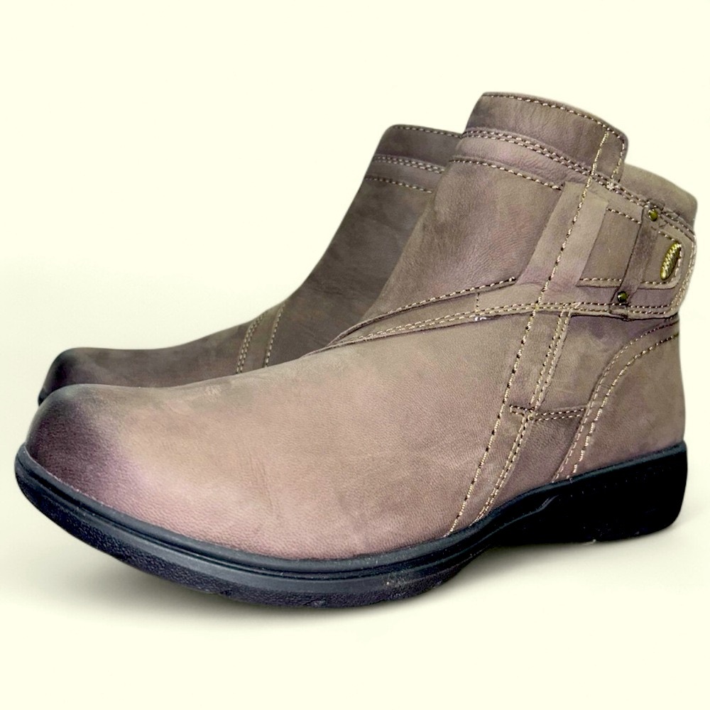Clarks Collection Leather Ankle Boot Carleigh Style Mushroom Brown Nubuck 8W NIB - Picture 16 of 16